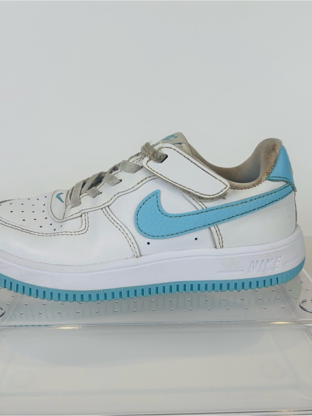Nike Kids Force 1 Low EasyOn (White/Aquarius Blue) – Size 13.5C